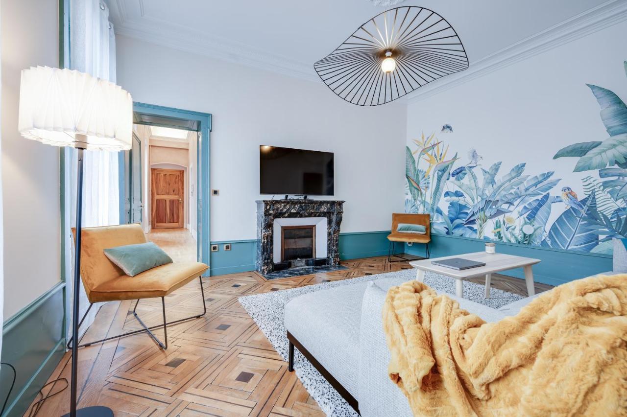 Grand Appartement 8 Personnes Terrasse Privative Hyper Centre Calme لون-لو-سونييه المظهر الخارجي الصورة